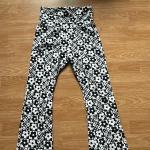 flower print leggings